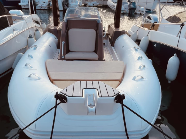 Wynajem Łódż półsztywna w Bormes-les-Mimosas - Zodiac Medline