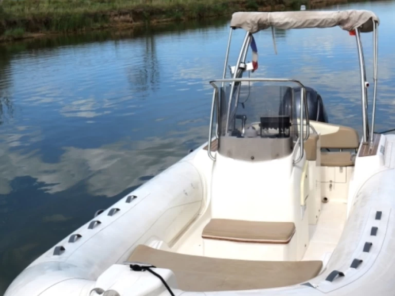 Capelli Tempest 626 między profesjonalistami a osobami prywatnymi w Palavas-les-Flots