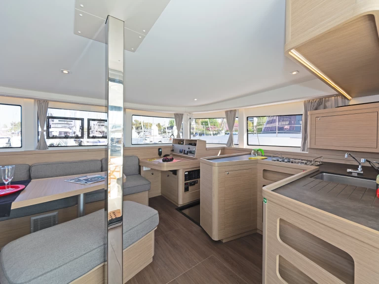 Katamaran do wynajmu w Paros (wyspa) w najlepszej cenie