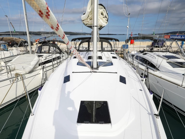 Wynajmij Elan Impression 45 w Biograd na Moru