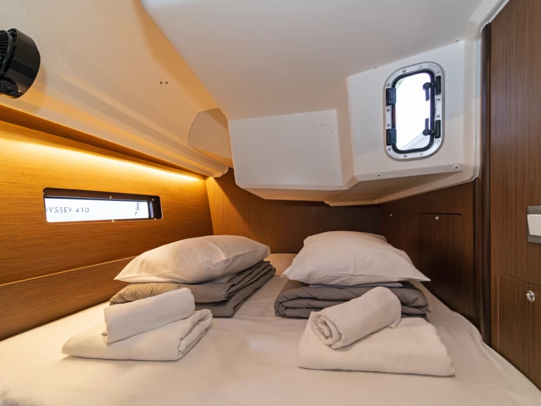 Wynajem Żaglowiec Bénéteau z patentem 