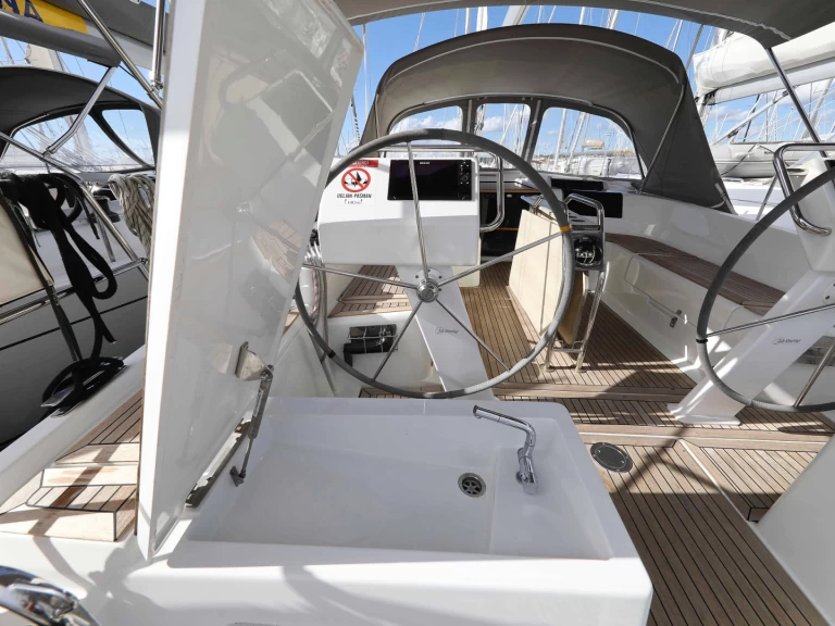 Żaglowiec do wynajmu w Biograd na Moru w najlepszej cenie