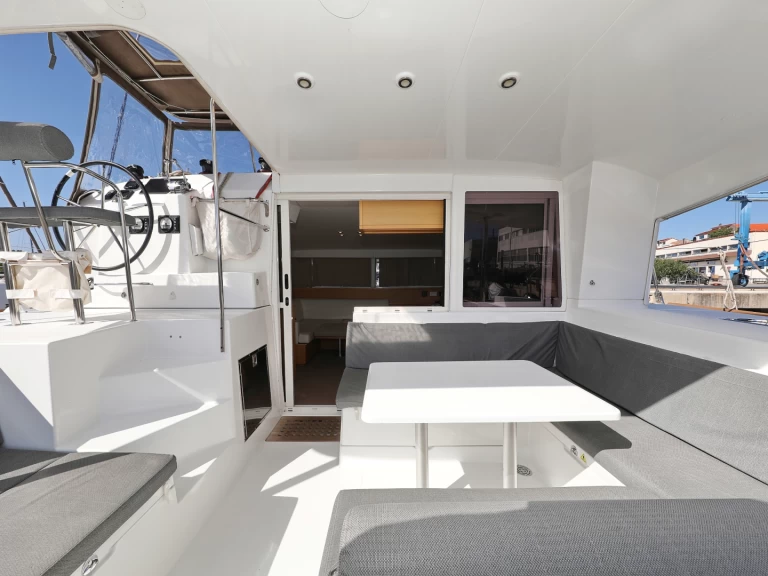 Wynajem Katamaran w Sibenik - Lagoon Lagoon 400 S2