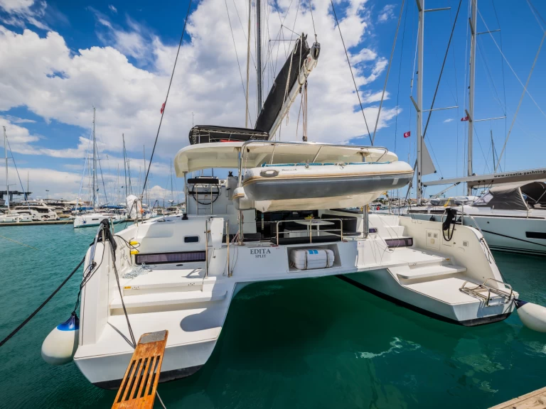 Wynajmij Lagoon Lagoon 42 w Donji Seget