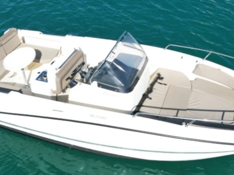 Wynajmij Quicksilver Active 755 open w Marsylia