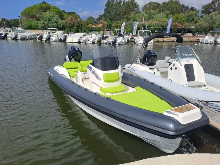 Łódż półsztywna do wynajmu w Saint-Florent w najlepszej cenie