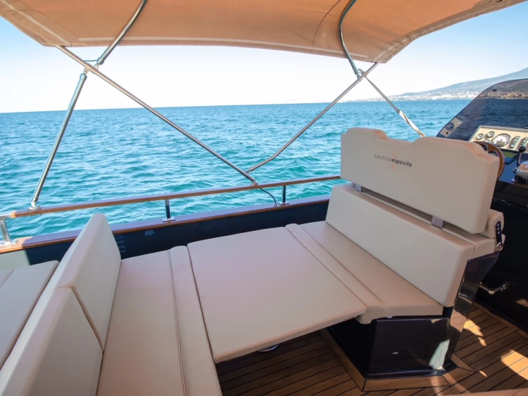 Wynajem łodzi Nautica Esposito Positano 32 w Marinella di Sarzana na SamBoat 