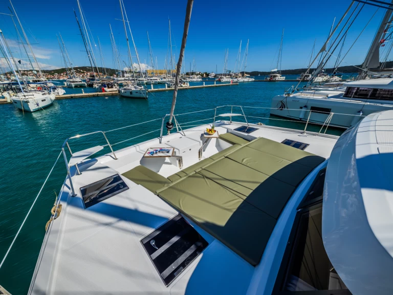 Katamaran do wynajmu w Donji Seget w najlepszej cenie