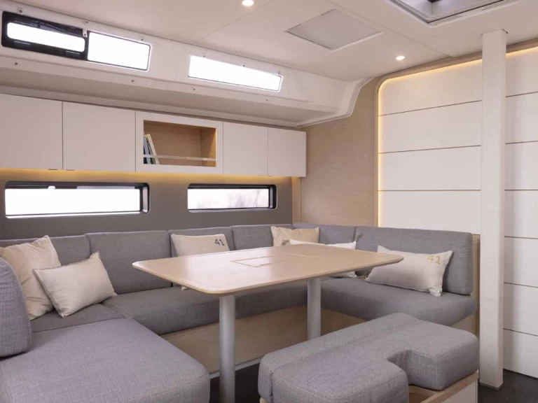 Wynajem Żaglowiec Dufour z patentem 