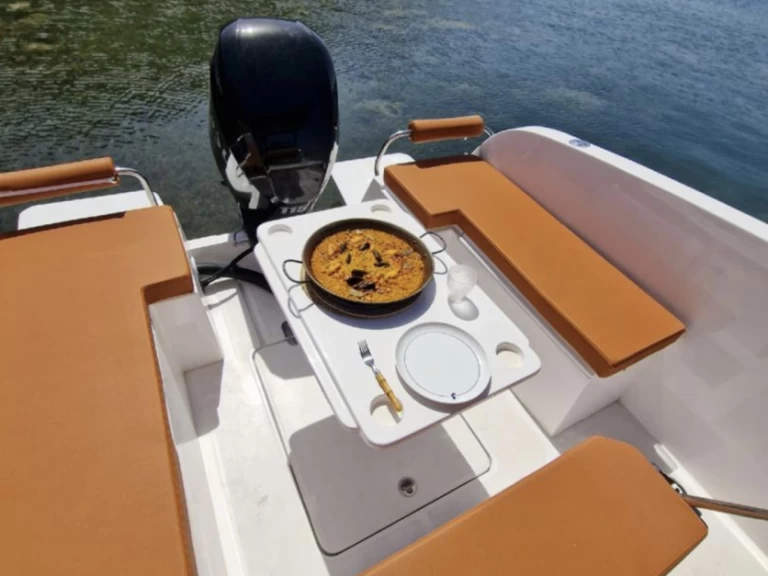 Wynajem łodzi Mahon Port tanio X6