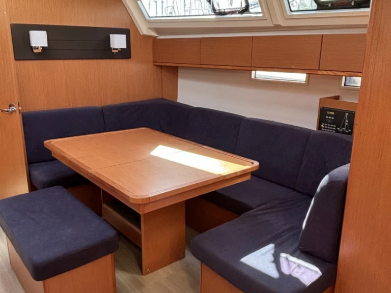 Żaglowiec do wynajmu w Pula w najlepszej cenie