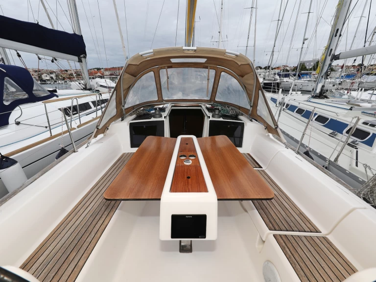 Wynajem Żaglowiec w Sibenik - Dufour Dufour 350 Grand Large