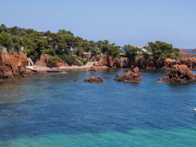 Motorówka do wynajmu w Mandelieu-la-Napoule w najlepszej cenie