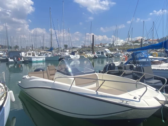 Wynajmij Quicksilver Activ 675 Open w La Rochelle