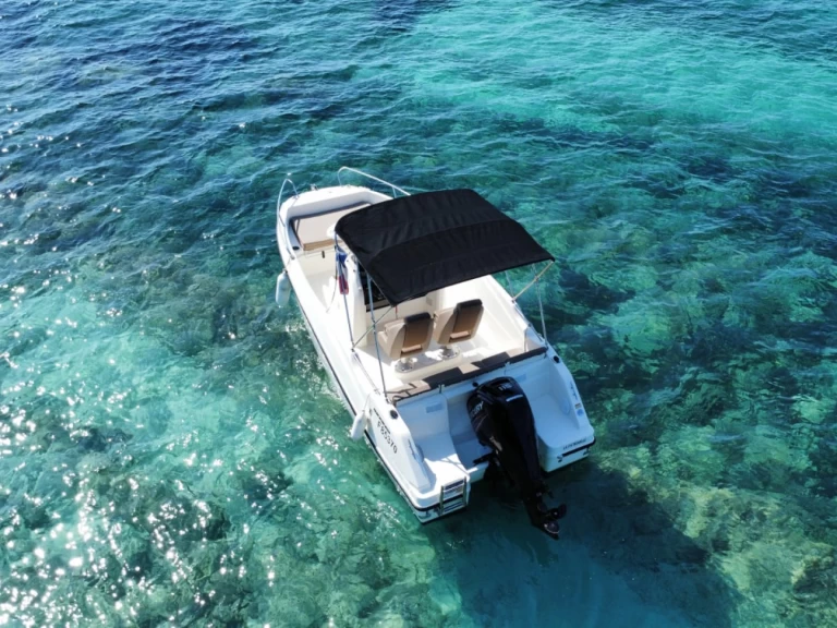 Motorówka do wynajmu w Mandelieu-la-Napoule w najlepszej cenie