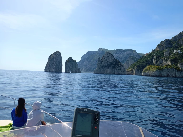 Motorówka do wynajmu w Castellammare di Stabia w najlepszej cenie