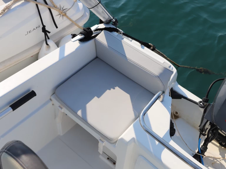 Jeanneau Cap Camarat 4.7 CC między profesjonalistami a osobami prywatnymi w l'Escala