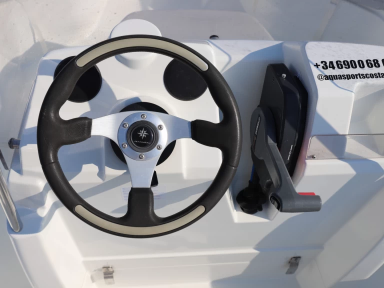 Wynajmij Motorówka z lub bez skippera Jeanneau w l'Escala