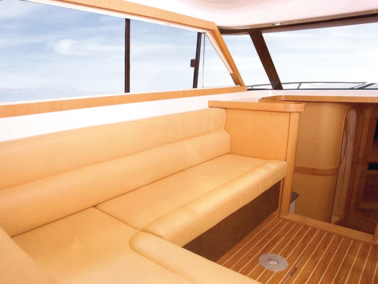 Wynajem Motorówka FEATON z patentem 