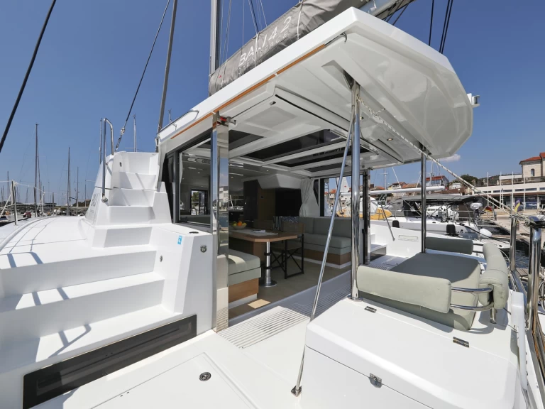 Wynajem Katamaran Bali z patentem 