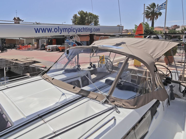 Wynajem łodzi Lavrio tanio Sun Odyssey 410
