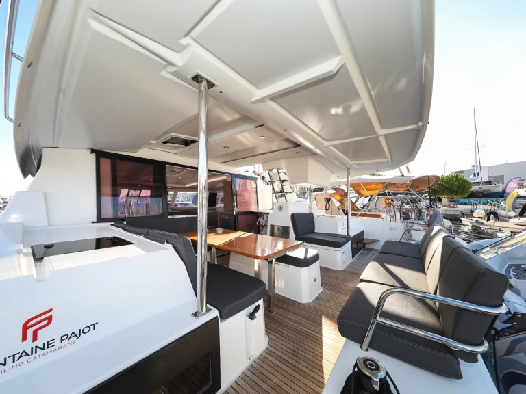 Wynajmij Katamaran z lub bez skippera Fountaine Pajot w Trogir