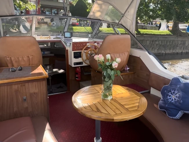 Wynajem Motorówka w Prague - Joda 7500