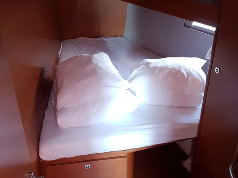 Wynajem Żaglowiec Dufour z patentem 