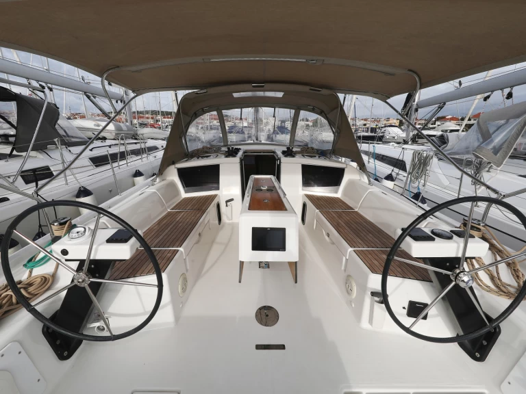 Wynajmij Dufour Dufour 430 w Sibenik