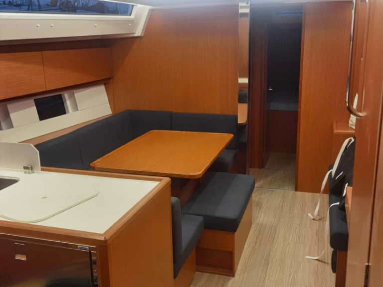 Bavaria Bavaria C45 Holiday między profesjonalistami a osobami prywatnymi w Alimos