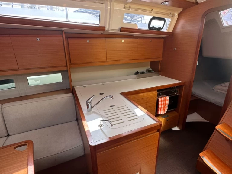 Wynajmij Dufour Dufour 390 w Alimos