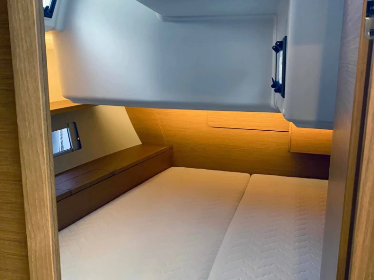 Wynajem łodzi Agropoli tanio Dufour 470