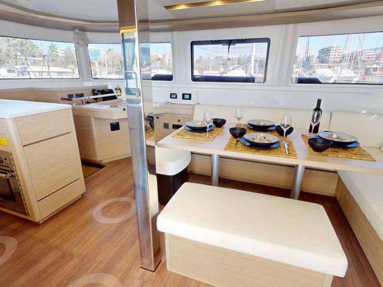 Wynajem łodzi Lagoon Lagoon 46 w Alimos na SamBoat 