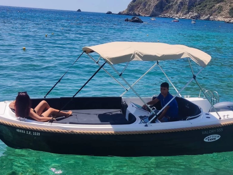 Wynajmij Assos T-Assos w Palaiokastrítsa