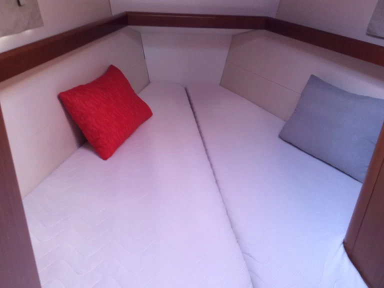 Wynajem łodzi Bénéteau Oceanis 43 w Alimos na SamBoat 