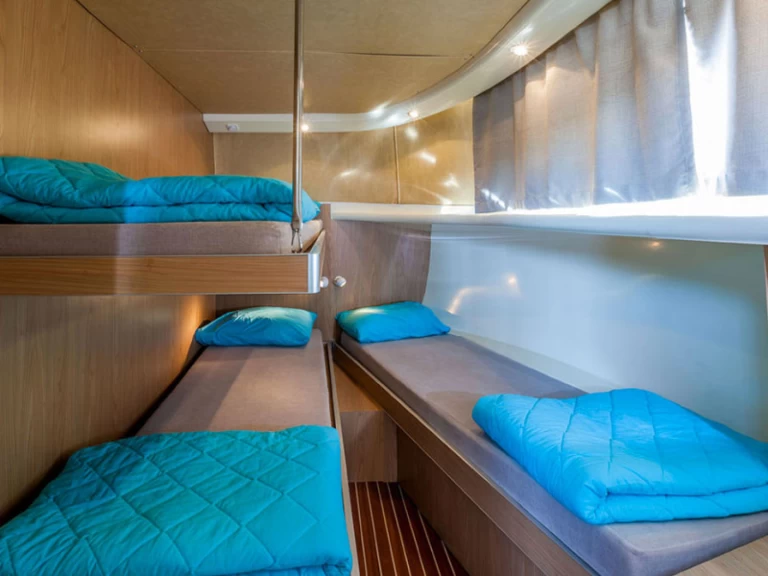 Motorówka do wynajmu w Bram w najlepszej cenie