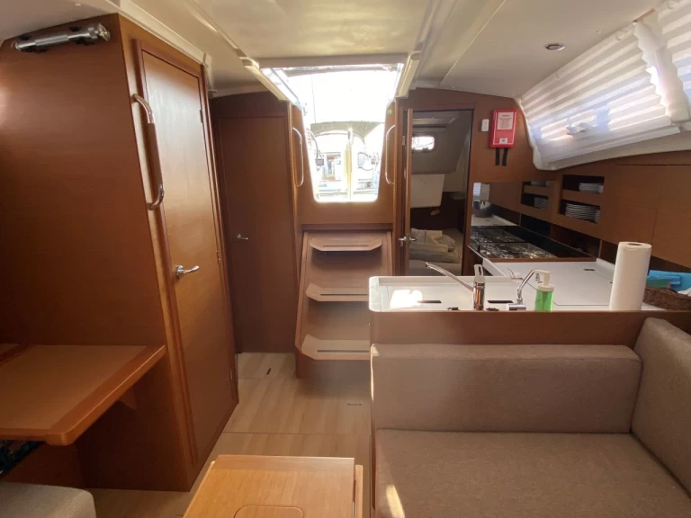 Wynajem Żaglowiec w Skradin - Jeanneau Sun Odyssey 380