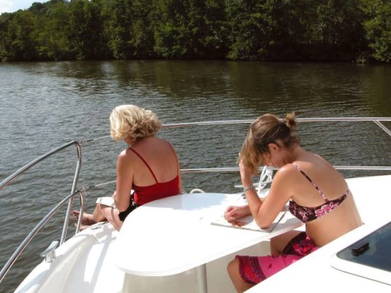 Wynajmij Barka z lub bez skippera Confort w Joigny