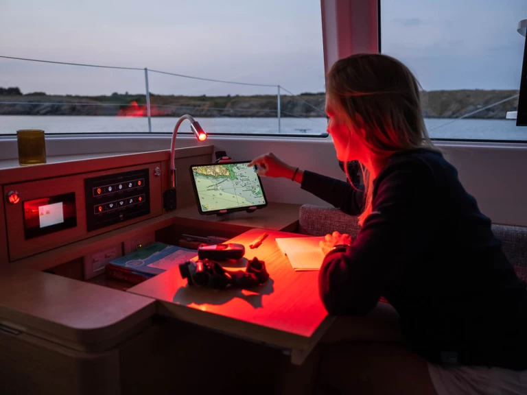 Wynajem Katamaran Bénéteau z patentem 