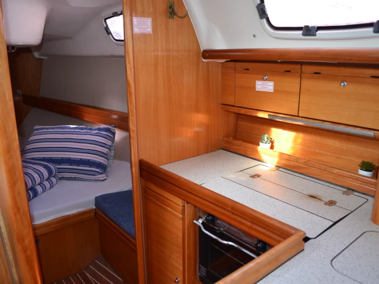 Wynajmij Bavaria Bavaria 34 Cruiser - 2 cab. w Primosten