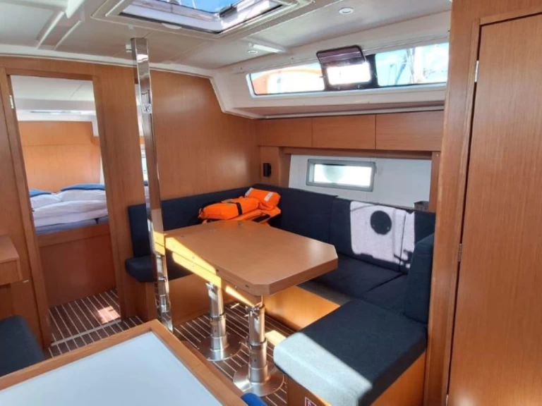 Wynajmij Żaglowiec z lub bez skippera Bavaria w Trogir