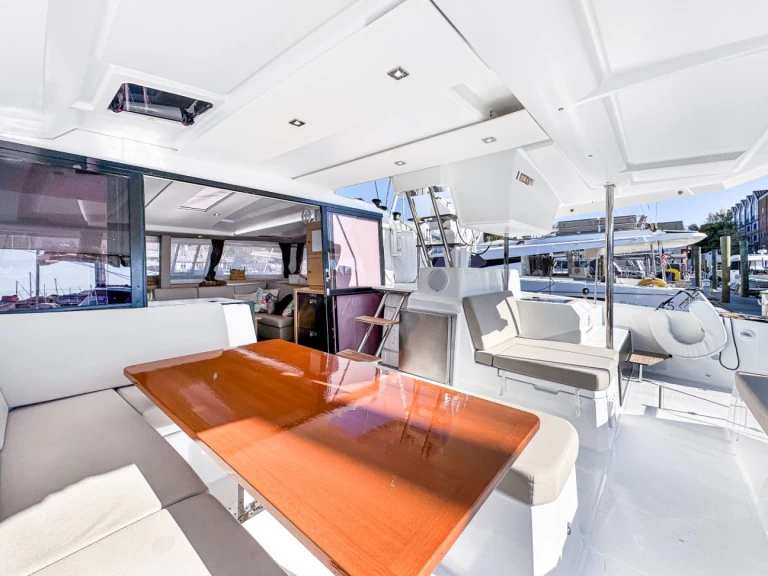 Wynajmij Fountaine Pajot Astrea 42 w Annapolis