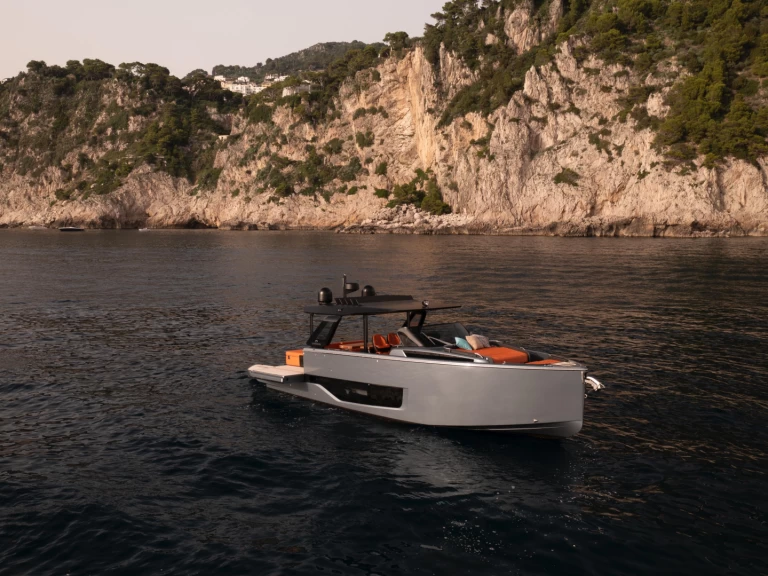 Wynajmij Cranchi A 46 Luxury Tender w Sorrento
