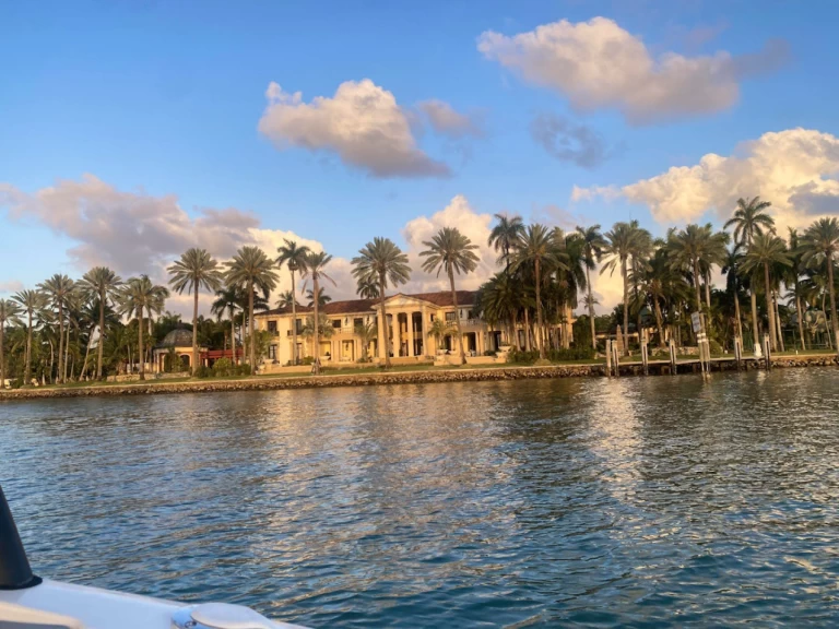 Wynajem w Miami- Sea Ray Sea Ray 270 Sundeck Outboard na SamBoat