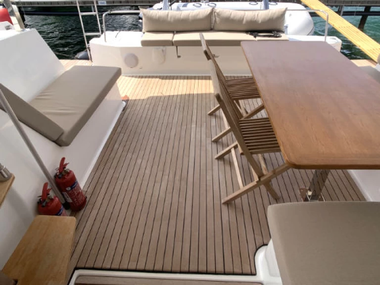 Wynajem Katamaran w Rogoznica - Fountaine Pajot Lucia 40