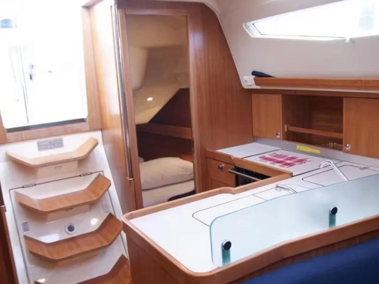 Elan Impression 344 między profesjonalistami a osobami prywatnymi w Mali Losinj