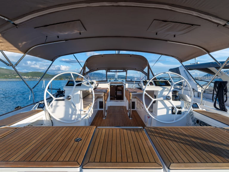 Wynajmij Żaglowiec z lub bez skippera Bavaria w Nea Peramos