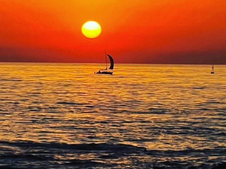 Wynajem Żaglowiec Ezcurra z patentem 