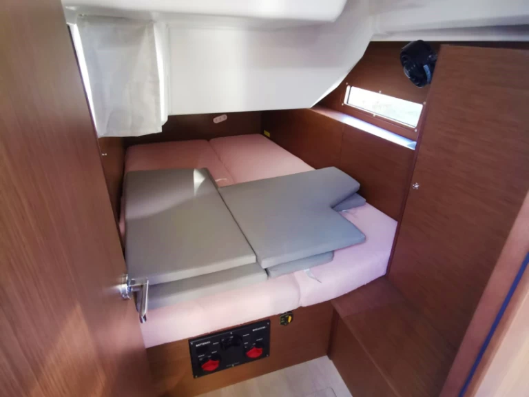 Wynajmij Żaglowiec z lub bez skippera Bénéteau w Pomer