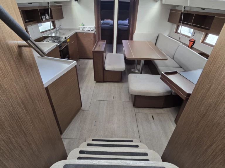 Żaglowiec do wynajmu w Pozzuoli w najlepszej cenie